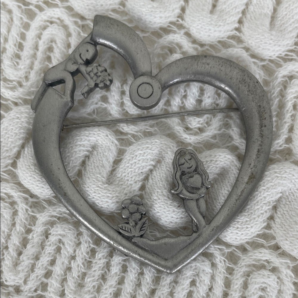 Vintage JJ Janette Jewelry Pewter Heart-Shaped Silver Brooch Pin